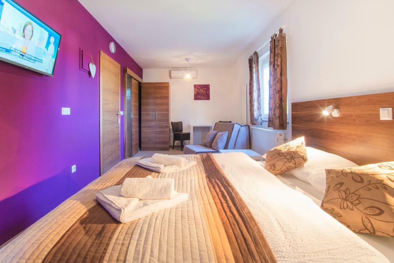 Black Queen Guesthouse Grabovac  Bagian luar foto